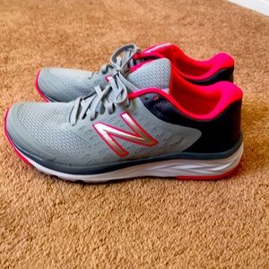 New Balance women shoes